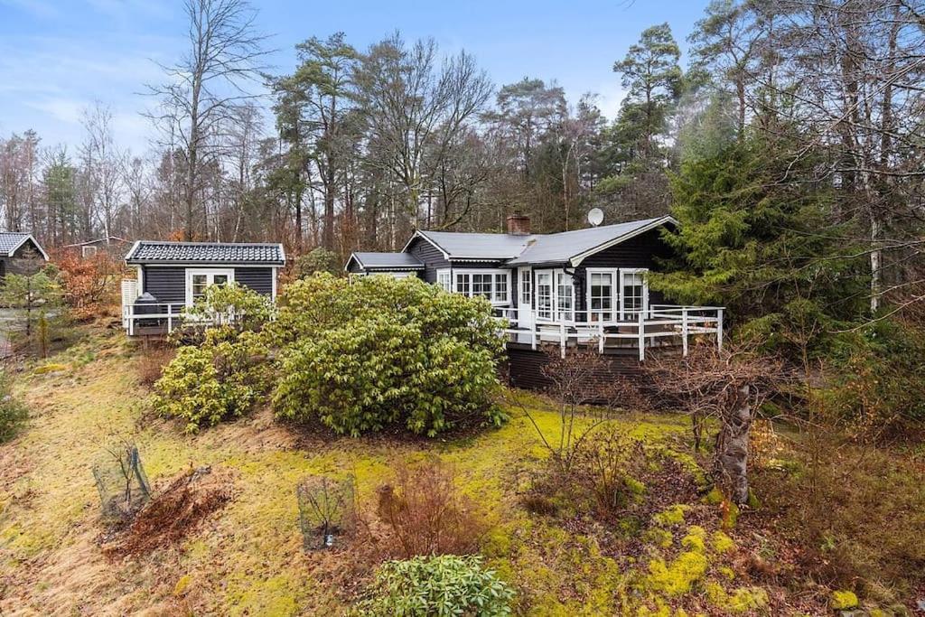 Peaceful Getaway In The Woods W/ Fireplace Åsljunga Εξωτερικό φωτογραφία